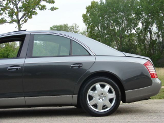 Illustration for article titled Nice Price Or Crack Pipe: 2004 Maybach 57 For $129,900?
